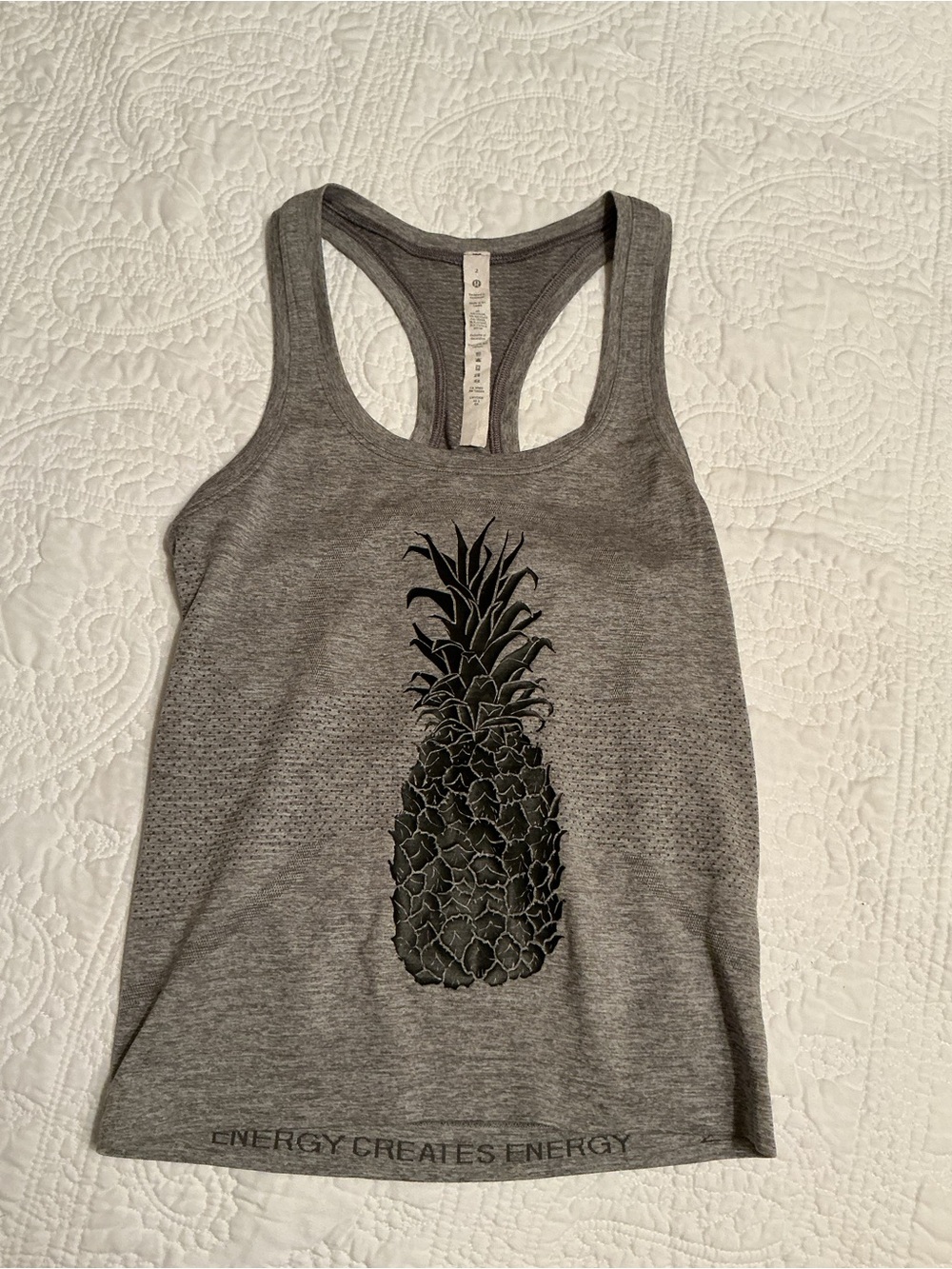 RARE LULULEMON Swiftly Tech Tank 2.0 Gray Hawaii Pineapple Design Size 2